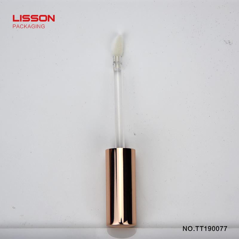 D19 customized lip gloss tube with plug type applicator