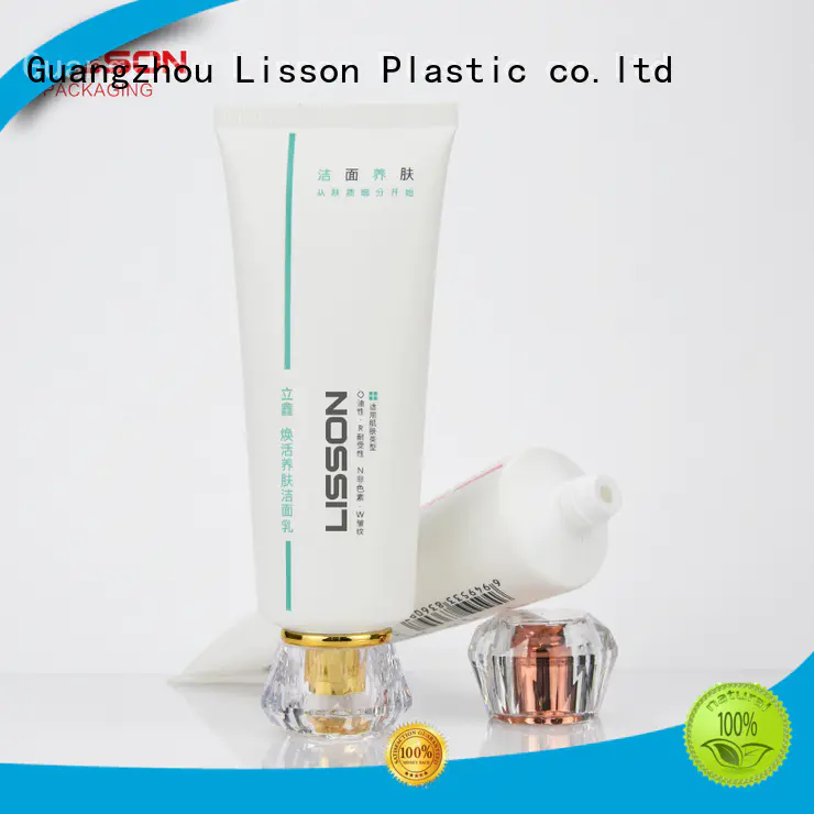 shampoo mens  plastic Lisson Brand