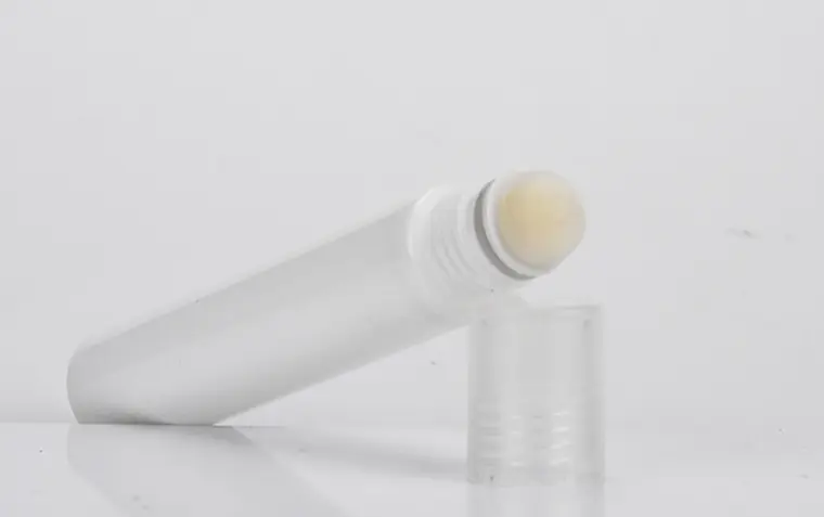 Lisson cosmetic tube applicator for storage